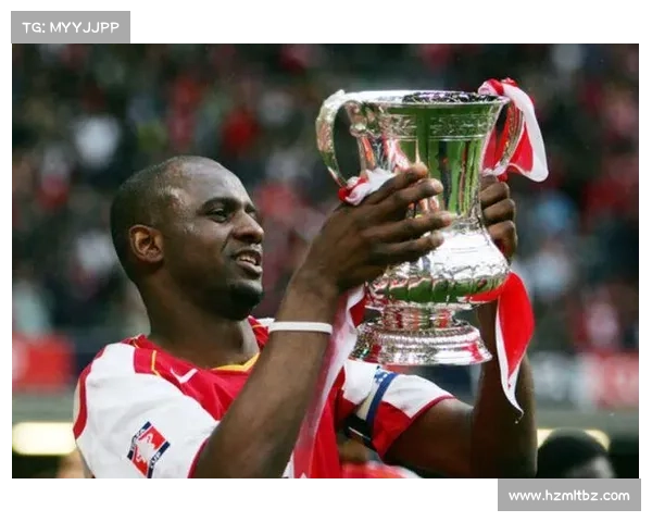 实况坎贝尔的传奇成就与足球生涯的辉煌历程探讨